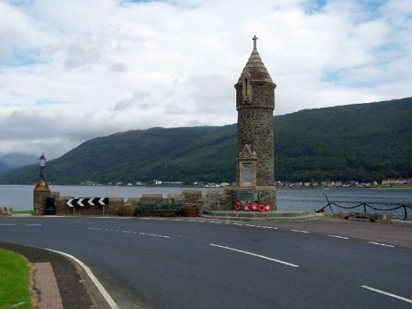 The memorial on Holy Loch at Hunter's Quay